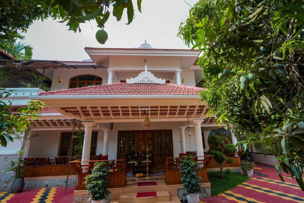 Parudeesa - Heavenly- Luxurious Palace Look-Near Cbd - Kerala - India With Breakfast Kaladi Exterior photo